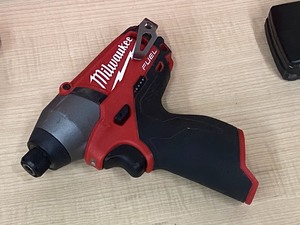 lot 3 image: Milwaukee 14 Hex-Impact Tool Kit