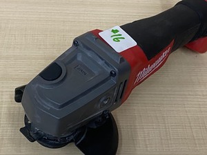 lot 16 image: Milwaukee Fuel 4.5 Grinder