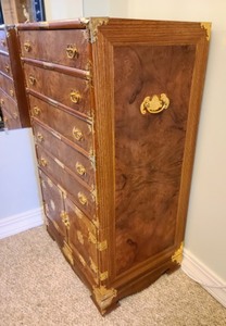 lot 9 image: Beautiful Small Asian Inspired Burled Wood Cabinet