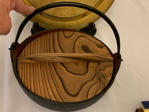 lot 104 image: Lovely Decor Items