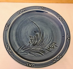 lot 21 image: Japanese Dish Set