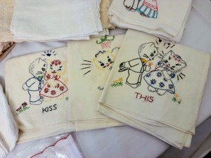 lot 24 image: Vintage Linens