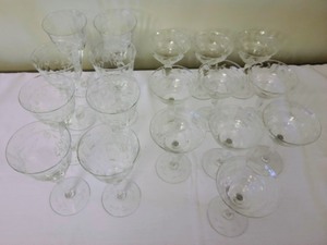 lot 30 image: Etched GlasswareStemware