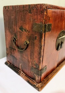 lot 68 image: Antique Wooden Trinket Box