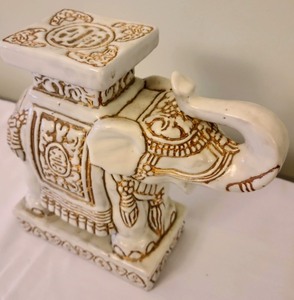 lot 69 image: Decorative Ceramic Elephant Stand