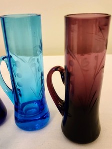 lot 116 image: Colorful Vintage Etched Glassware