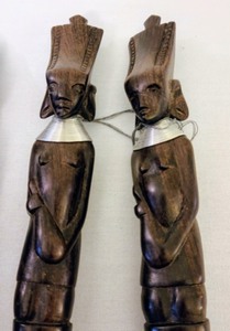 lot 118 image: Carved Wood Serving Set