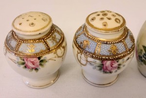 lot 120 image: Vintage Painted Salt and Pepper Sets