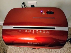 lot 157 image: Red Embassy Paper Shredder