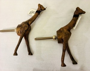 lot 162 image: Decorative Drawer Pulls