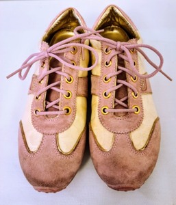 lot 175 image: Womens Pink Coach Tennis Shoes