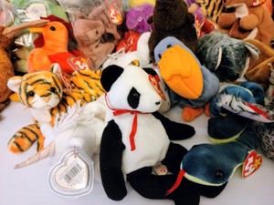 lot 187 image: Large Beanie Babies Collection