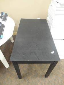 40 x  22 Black table