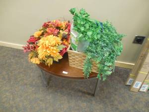 Home Dcor lot with Table