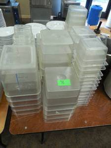 COMMERCIAL SALAD BAR PLASTIC CONTAINER LOT