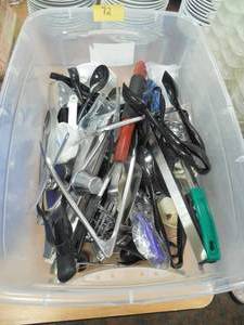 ASSORTED COOKING UTENSIL LOT