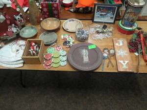 ASSORTED CHRISTMAS DCOR LOT