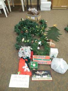 ASSORTED CHRISTMAS DCOR LOT