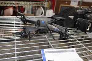 lot 7 image: ShenZhen Vantop Tech. Snaptain RC Quadcopter Drone S5C