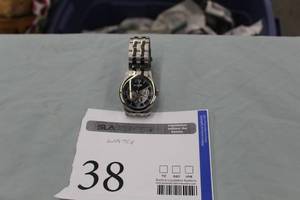 lot 38 image: Danbury Mens Wrist Watch