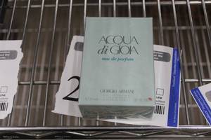 lot 28 image: Giorgio Armani Acqua Di Gioia eua de parfum 1.0oz.