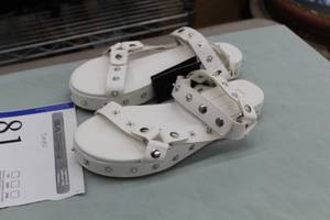 lot 81 image: Forever 21 Womens Shoes Size 6