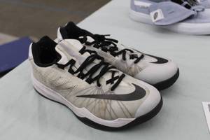 lot 79 image: Nike Mens Shoes Size 9-12