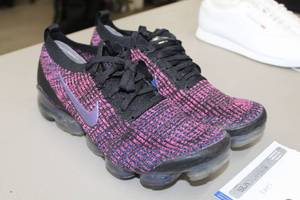 lot 83 image: Nike Air Mens Shoes Size 11
