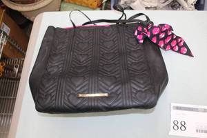 lot 88 image: Betsy Johnson Womens Hand Bag