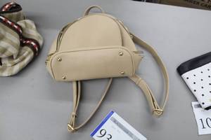 lot 93 image: Womens Hand Bag