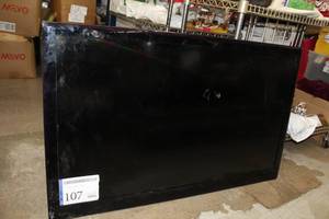 lot 107 image: 2010 LG Flat Screen TV 47 47LE5500-UA
