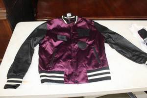 lot 113 image: H&M W Jacket Size Medium