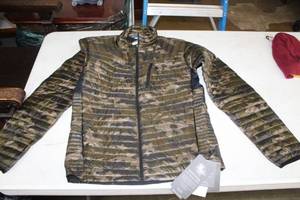 lot 115 image: Eddie Bauer Storm Down Camo Jacket Size Small