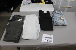 lot 138 image: Lot of (4) Womens Jeans Size 30x32