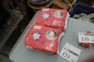 lot 153 image: Lot of (2) Kidgets Diapers Size 6 21-count