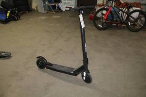 lot 165 image: Electric Scooter