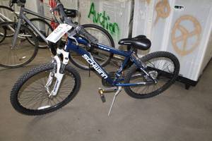 lot 170 image: Schwinn Ranger Mens  19 Trail Bike