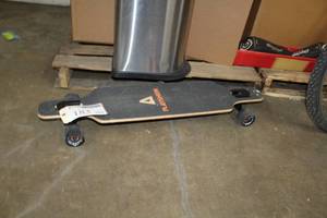 lot 183 image: Playshion Skateboard