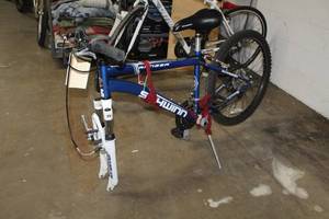 lot 169 image: Schwinn Ranger Mens  19 Trail Bike