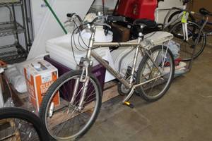 lot 167 image: Diamondback Wildwood Citi Mens  21 Trail Bike