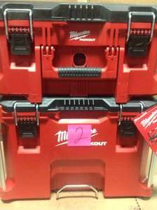 lot 2 image: Milwaukee 22 in. PACKOUT Large Tool Box in good conditions 