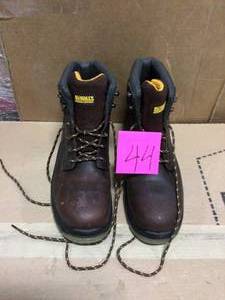 lot 44 image: Mens Halogen 6 Work Boots - Steel Toe - Brown Crazy Horse Size 12(M) by DEWALT