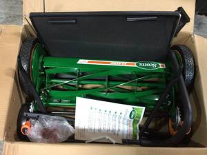 lot 67 image: 20 in. Manual Walk Behind Reel Mower with Grass Catcher by Scotts in good condition see pics  