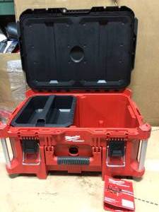 MILWAUKEE 48-22-8425 PACKOUT LARGE TOOL BOX in good condition