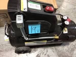 8G 150 PSI Hotdog Air Compressor by Husky in good condition