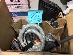 Shark UV810 DuoClean Powered Lift Away Speed Upright Vacuum in good condition