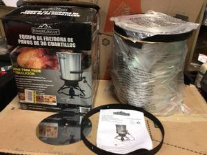 30 Qt. Turkey Fryer Package by RiverGrille in good condition