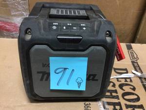 18-Volt LXT  12-Volt MAX CXT Lithium-Ion Cordless Bluetooth Job Site Speaker (Tool Only) in good condition
