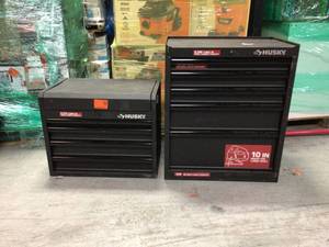 Set of Husky 26 Cabinet and chest Customer Returns missing keys