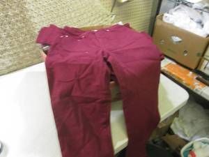 (RM4) Box Full of Assorted Sized Bu...